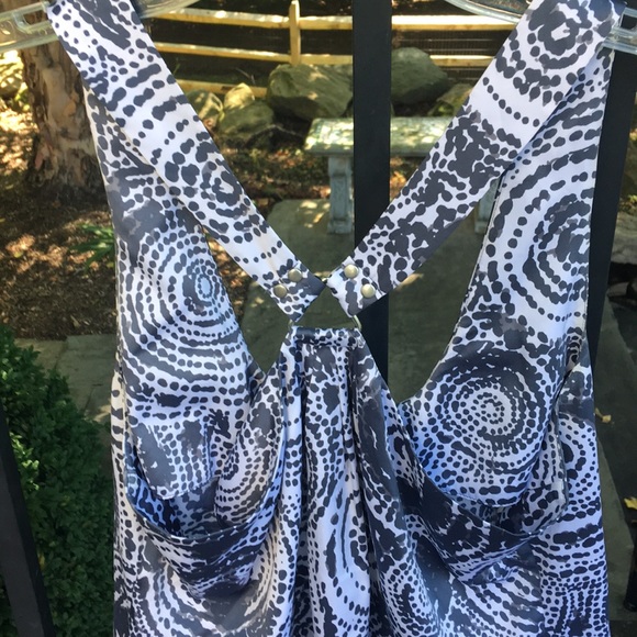 Banana Republic Summer blouse - Picture 2 of 4